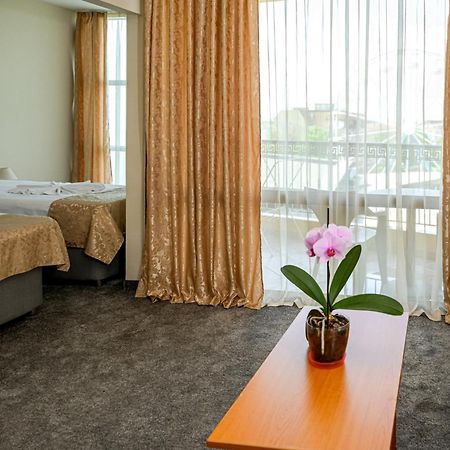 Paradise Hotel & Relax Center Поморие Экстерьер фото
