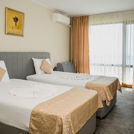 Paradise Hotel & Relax Center Поморие Экстерьер фото
