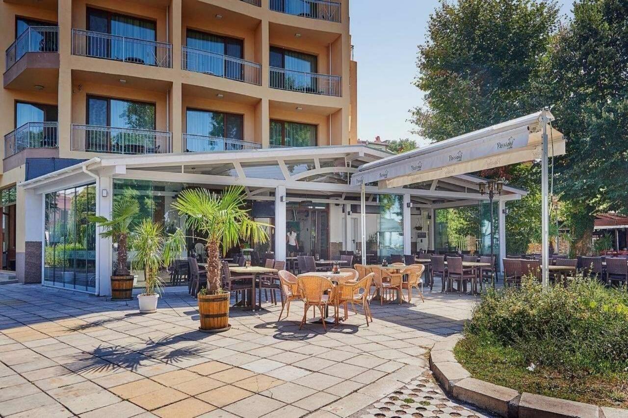 Paradise Hotel & Relax Center Поморие Экстерьер фото