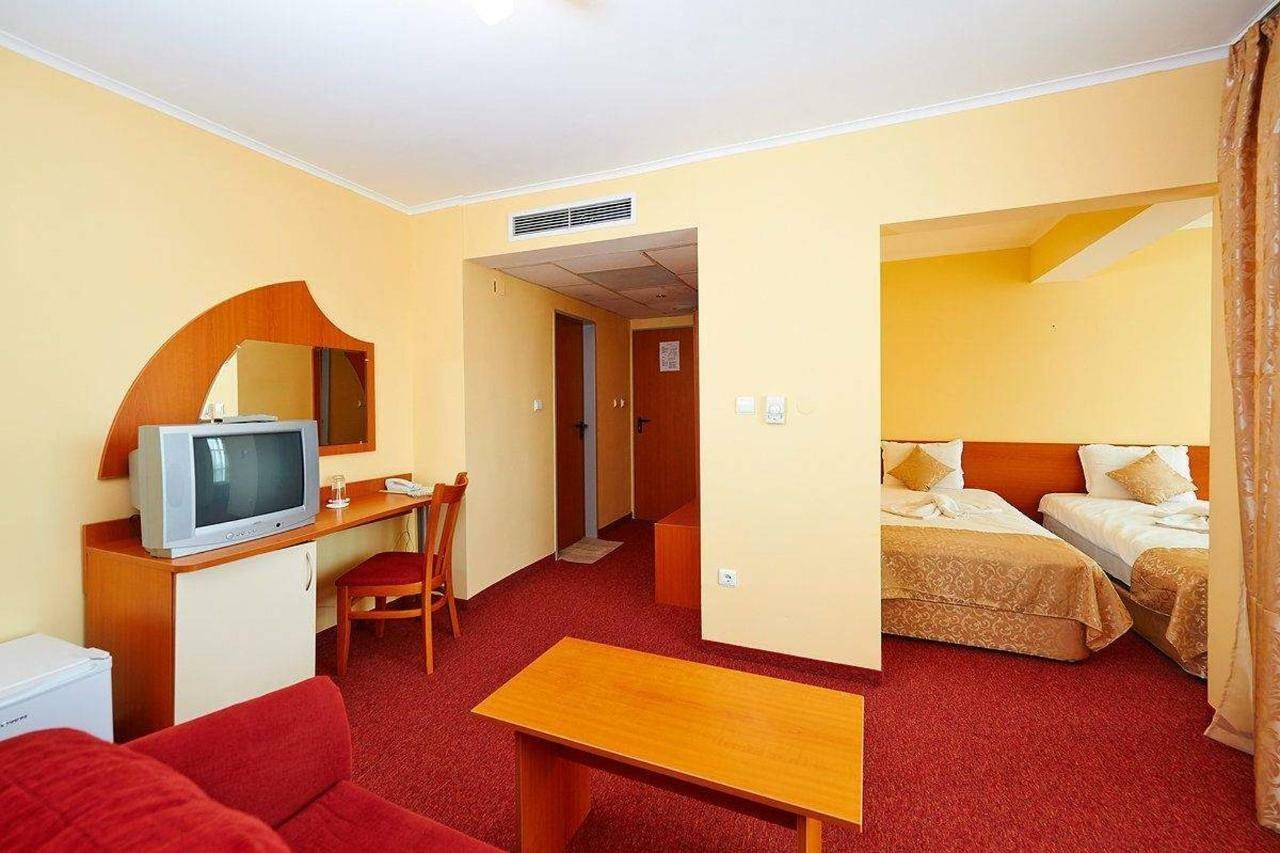Paradise Hotel & Relax Center Поморие Экстерьер фото