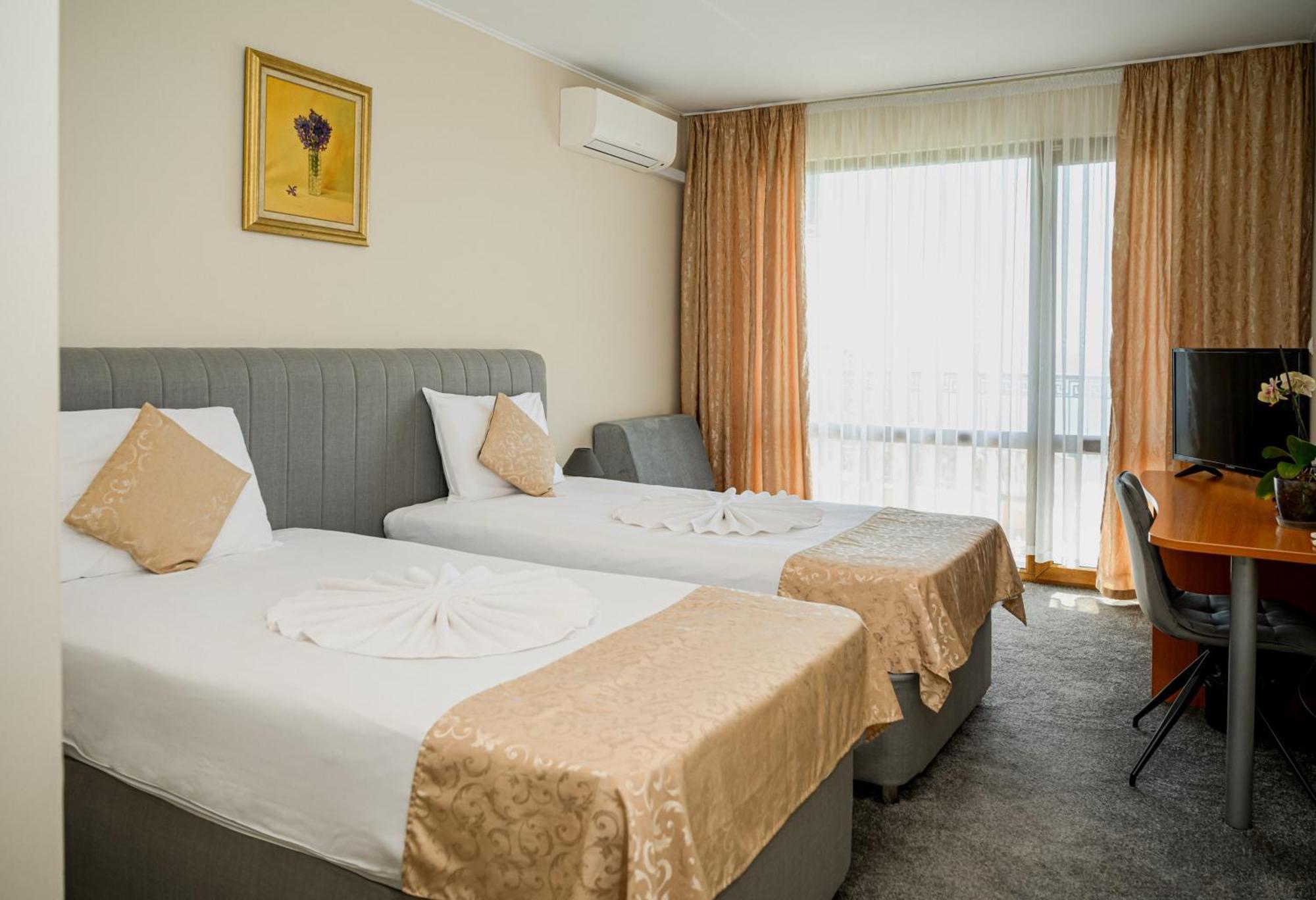 Paradise Hotel & Relax Center Поморие Экстерьер фото