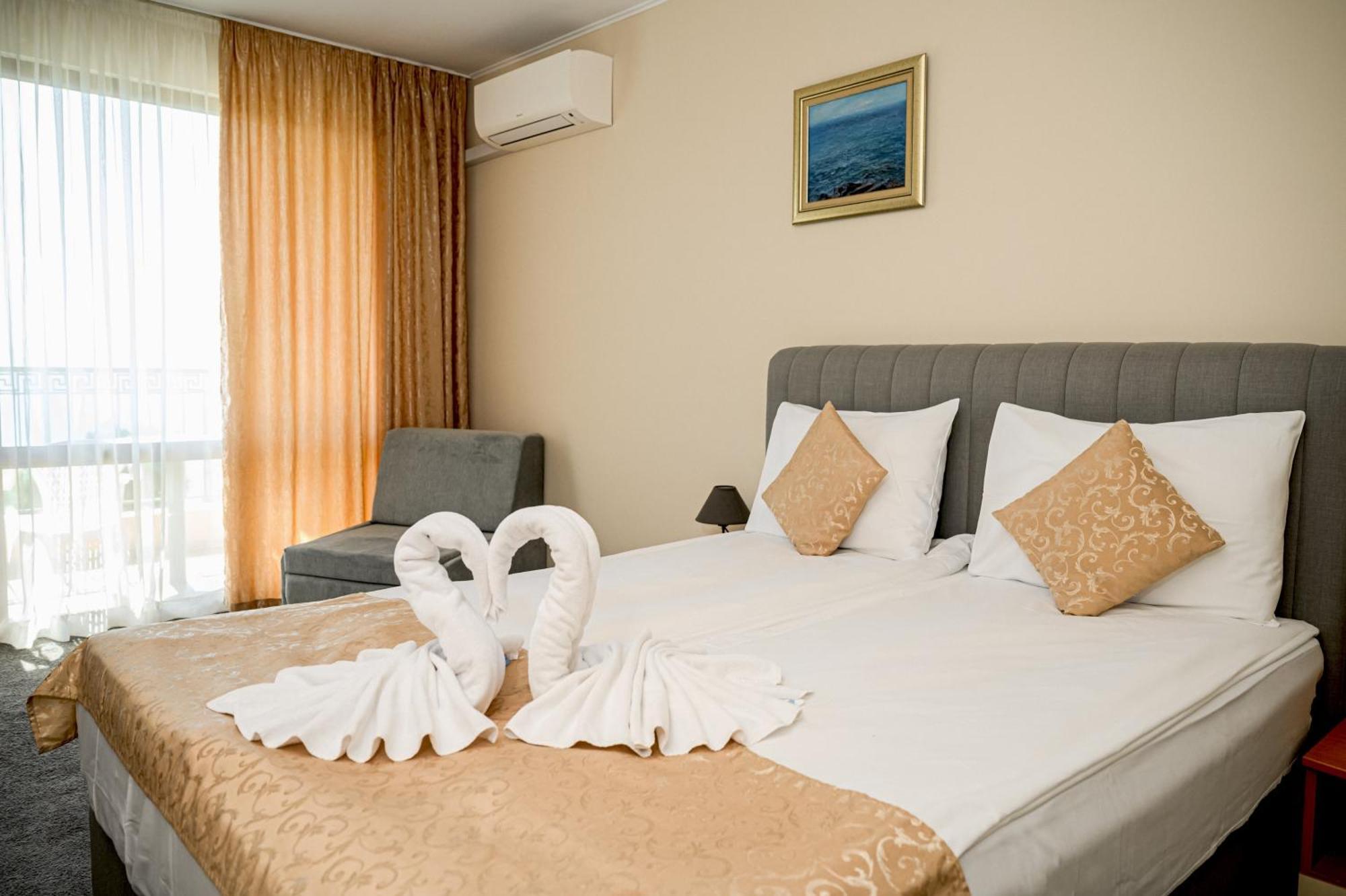 Paradise Hotel & Relax Center Поморие Экстерьер фото